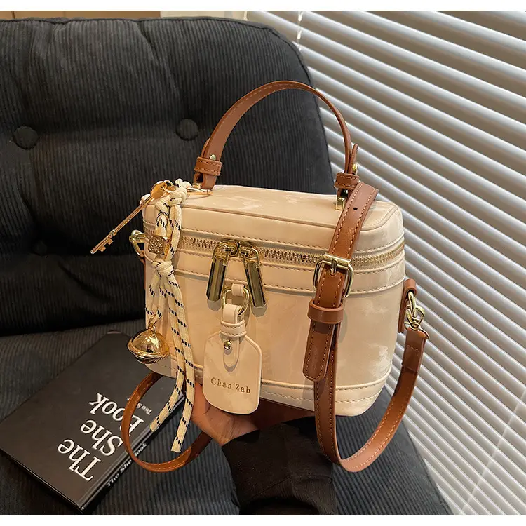 Women's Black Leather Box Bag with Chain Strap & Gold Plated Hardware — feature 39