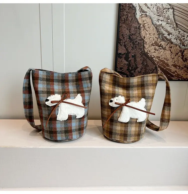 Women's Plaid Crossbody Bag 2025 Woolen Large Capacity — feature 1