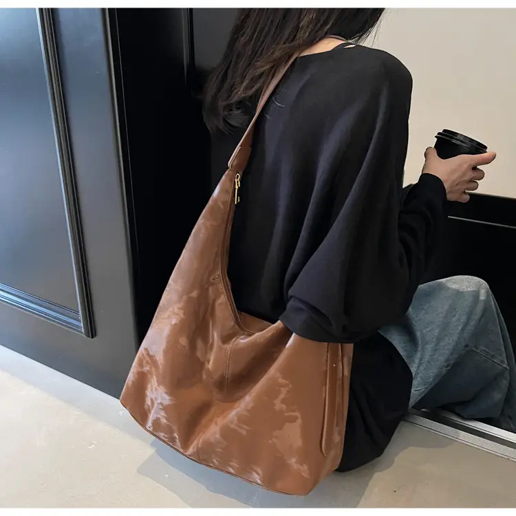 Textured Shoulder Bag Niche Design 2025 Spring — feature 14