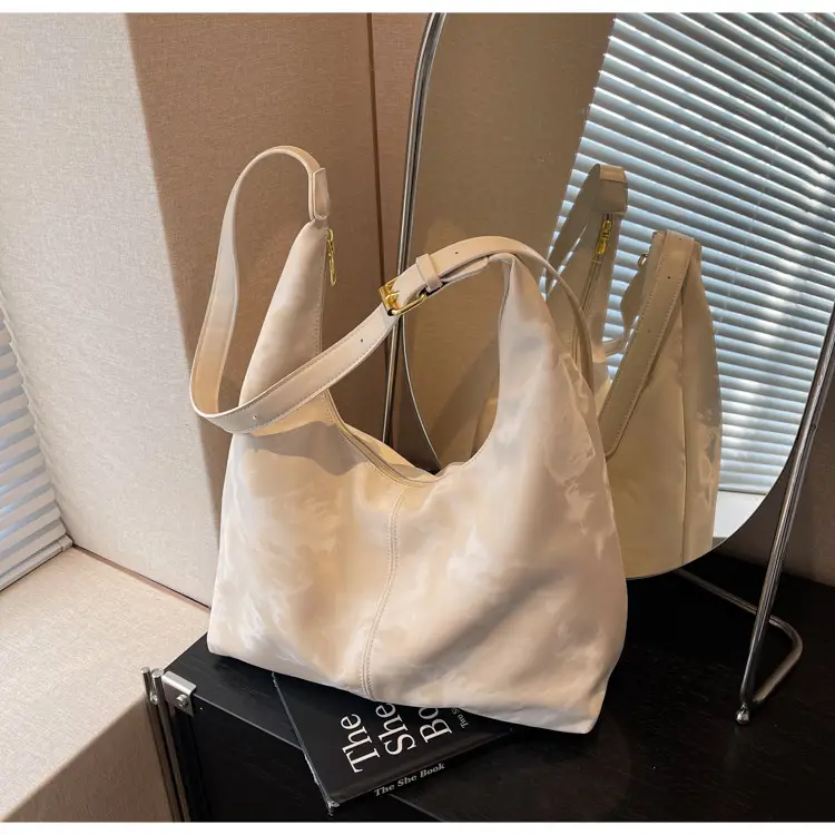 Textured Shoulder Bag Niche Design 2025 Spring — feature 22