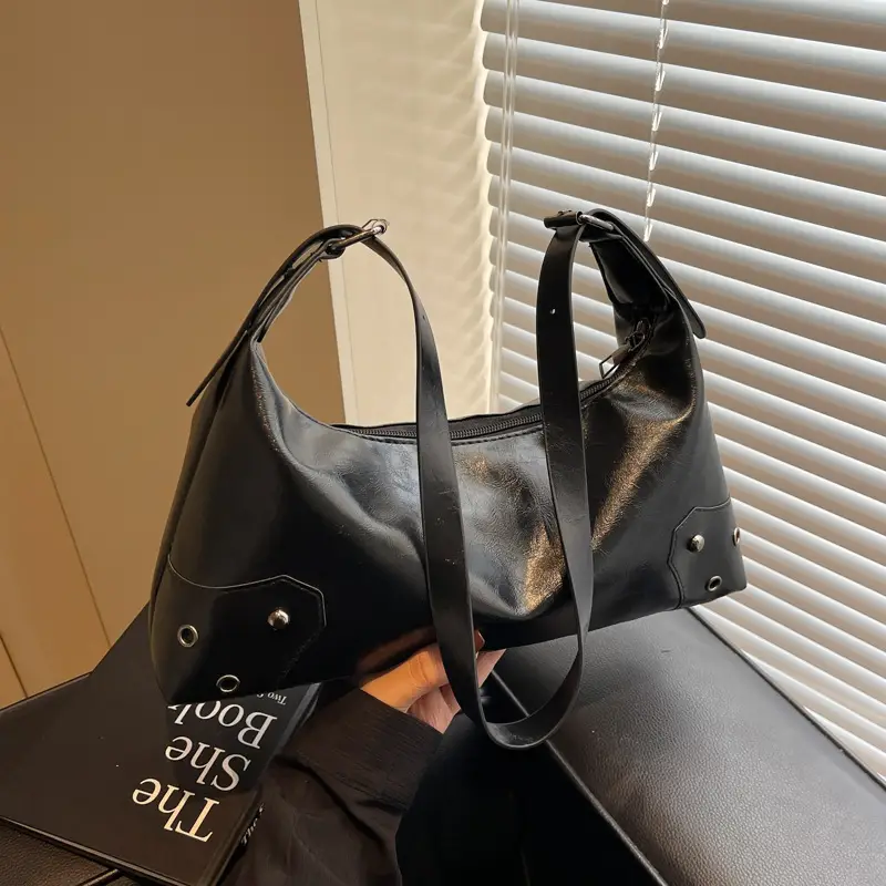 Elegant Black Leather Shoulder Bag for Women - Image 4