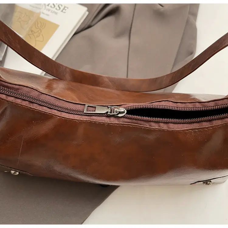 Elegant Black Leather Shoulder Bag for Women — feature 11