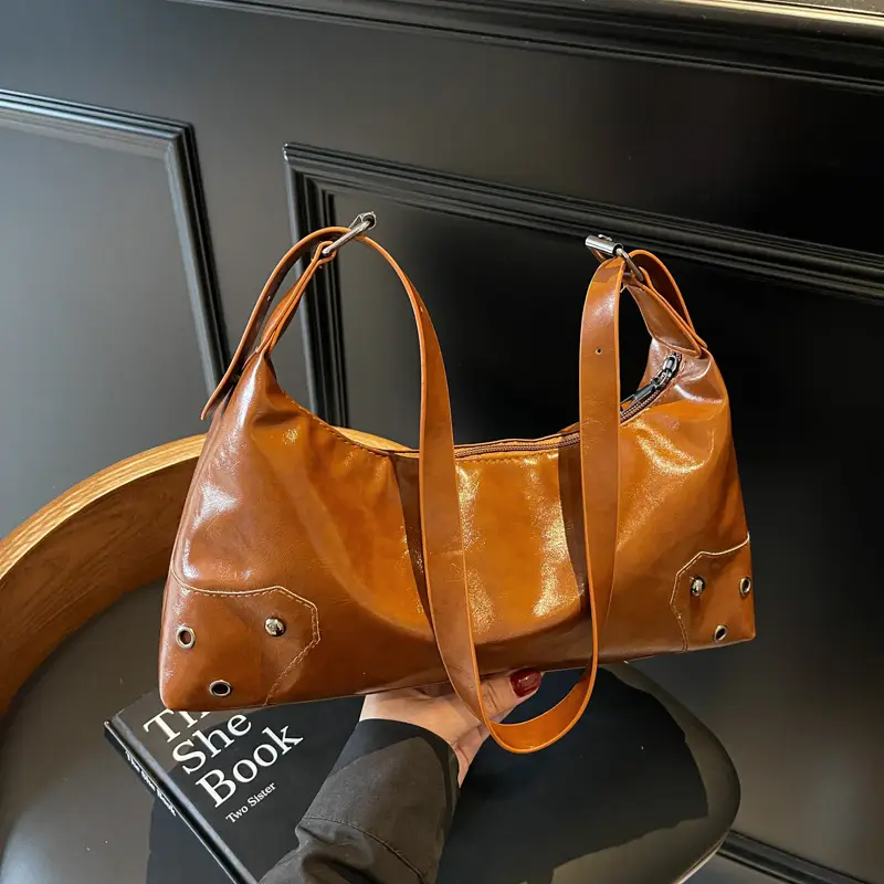 Elegant Black Leather Shoulder Bag for Women — feature 14