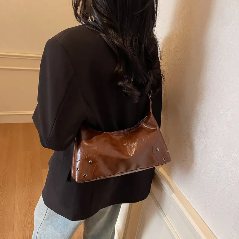 Elegant Black Leather Shoulder Bag for Women — feature 23
