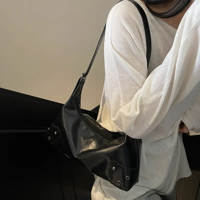Elegant Black Leather Shoulder Bag for Women — feature 31