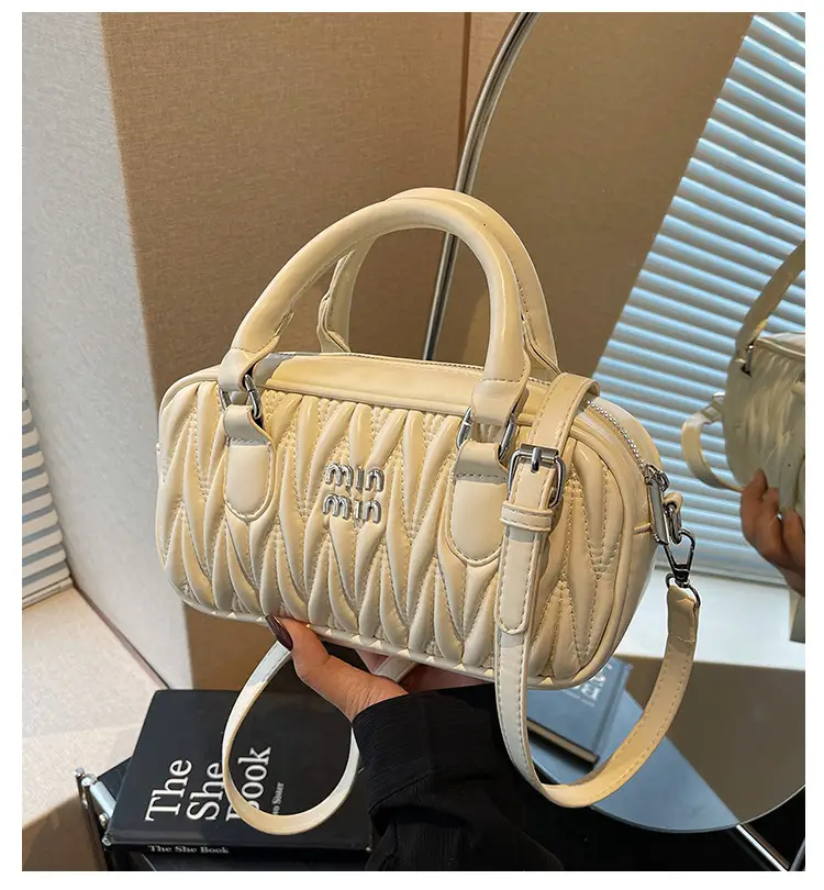 Women's High-end Embroidered Shoulder Bag Beige — feature 1