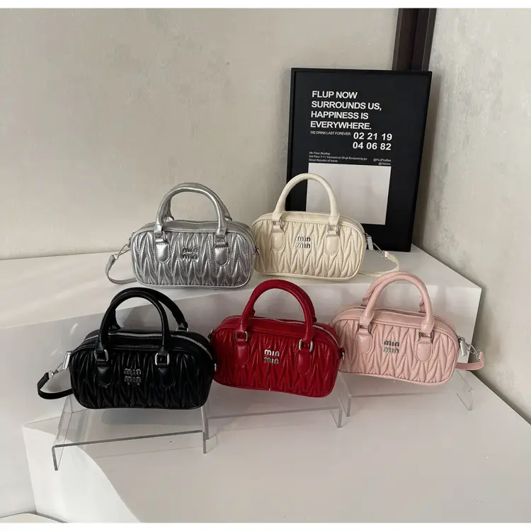 Women's High-end Embroidered Shoulder Bag Beige — feature 15