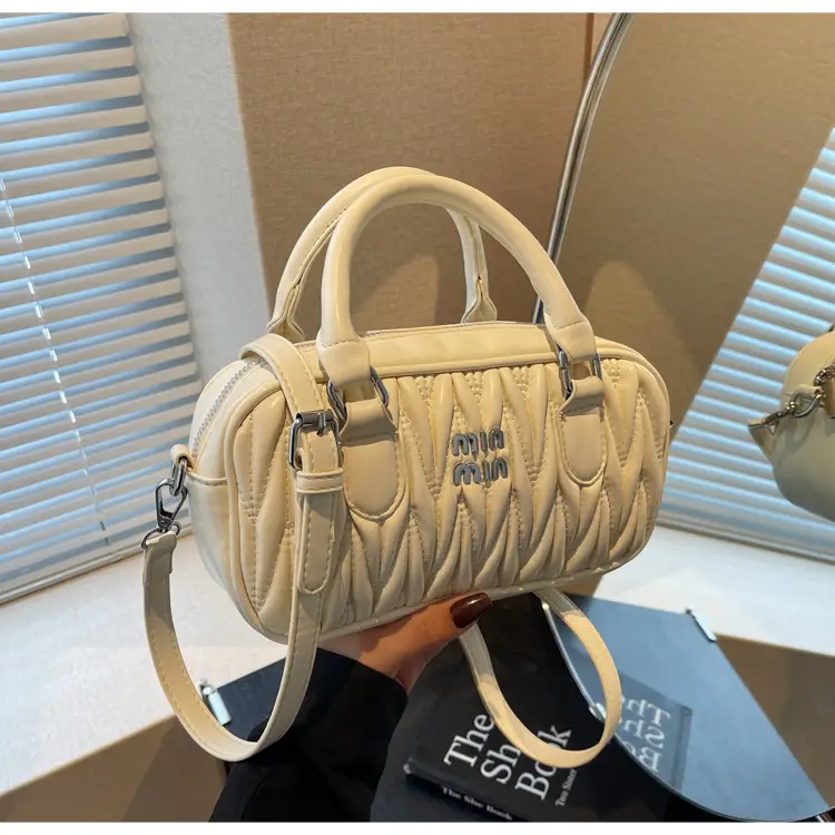 Women's High-end Embroidered Shoulder Bag Beige — feature 20