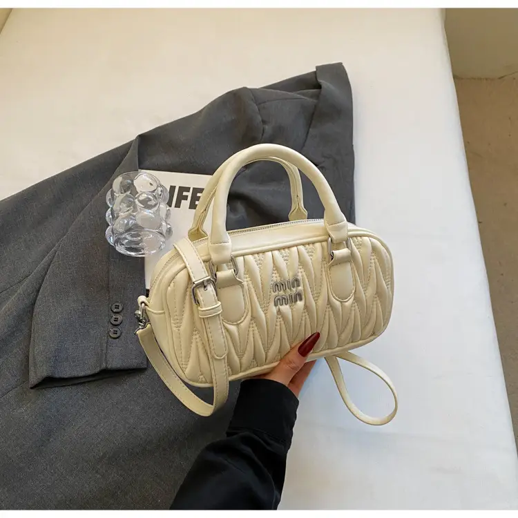 Women's High-end Embroidered Shoulder Bag Beige — feature 24