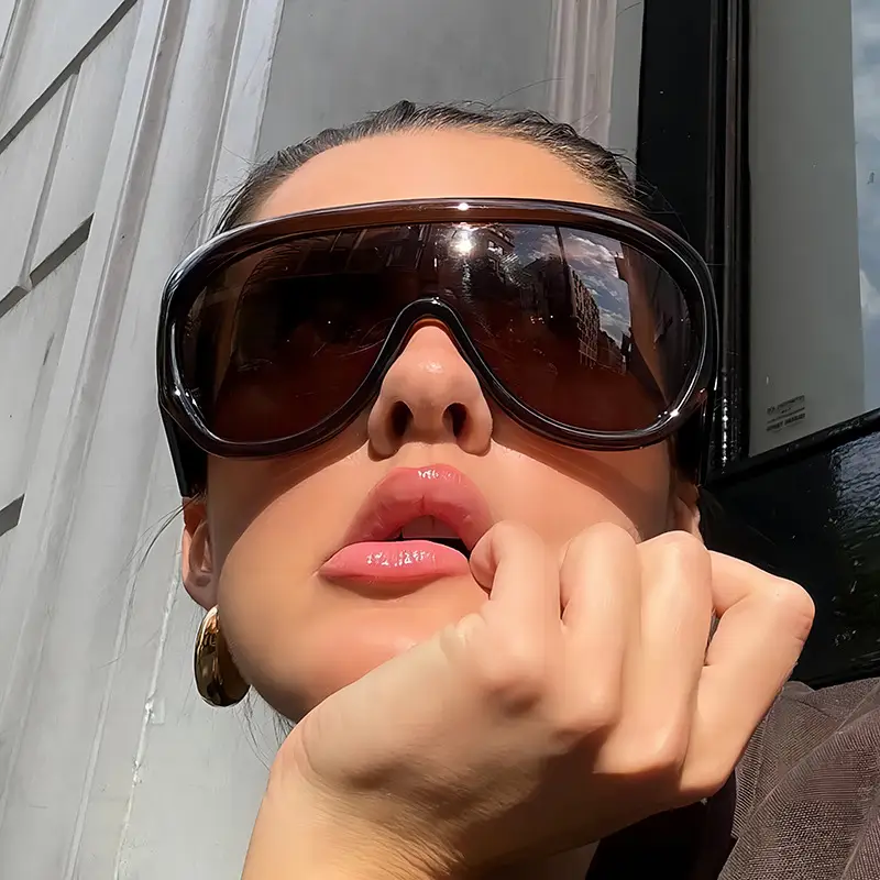 2025 new large frame sports protective sunglasses cross-border European and American trend men's and women's personalized sunglasses — feature 1