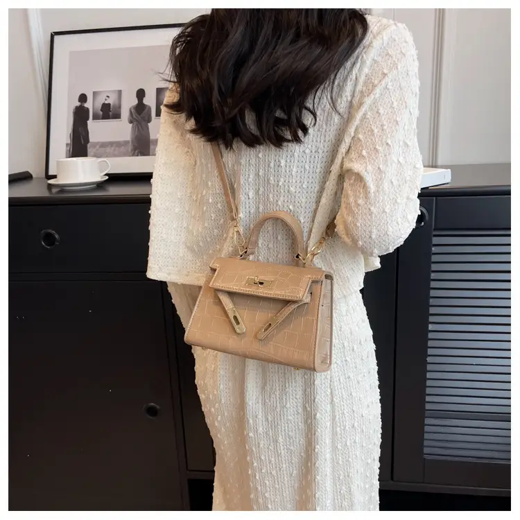 White Square Crossbody Bag for Women 2025 — feature 14