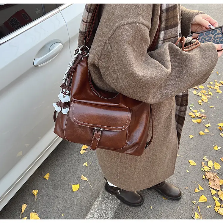 Brown Leather Women's Shoulder Bag with Chain Strap — feature 11