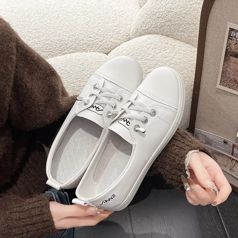 White Shoes Soft Leather Single-layer Shoes New 2025 Spring and Autumn Flat Women's Shoes Casual Shoes All-match Slip-on Lazy Sneakers