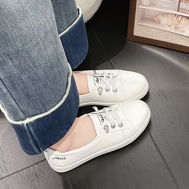 White Shoes Soft Leather Single-layer Shoes New 2025 Spring and Autumn Flat Women's Shoes Casual Shoes All-match Slip-on Lazy Sneakers