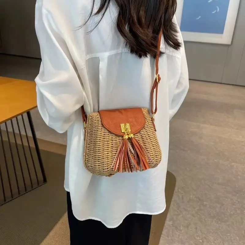 Women's Straw Tassel Crossbody Bag Brown
