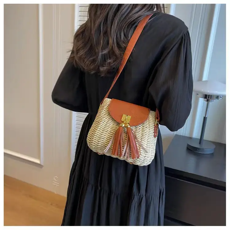 Women's Straw Tassel Crossbody Bag Brown — feature 17