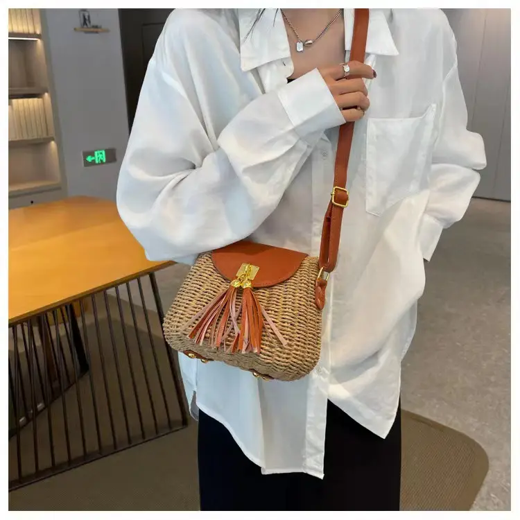 Women's Straw Tassel Crossbody Bag Brown — feature 18