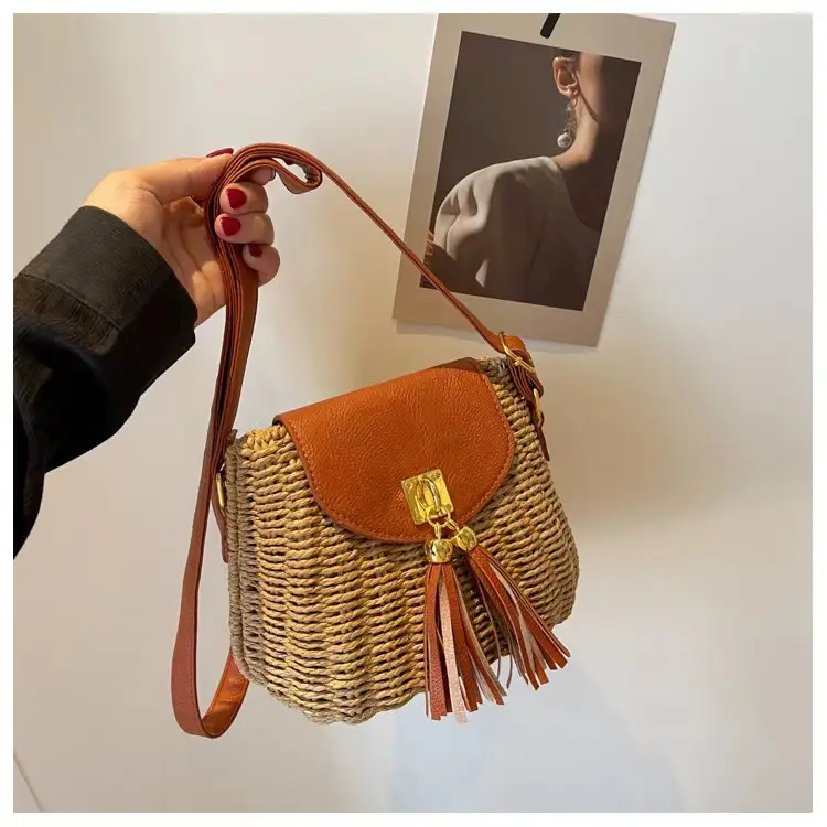 Women's Straw Tassel Crossbody Bag Brown — feature 3