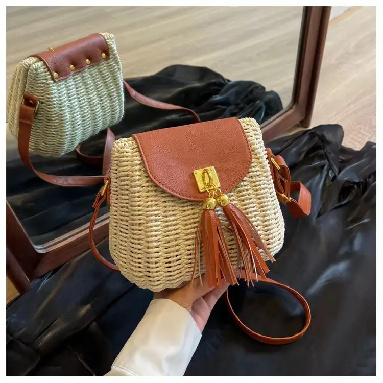 Women's Straw Tassel Crossbody Bag Brown — feature 5