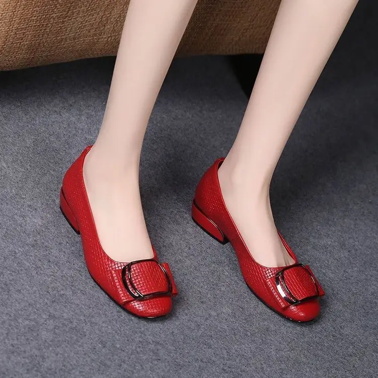 Women's White Leather Round Toe Heels Spring 2025 — feature 8
