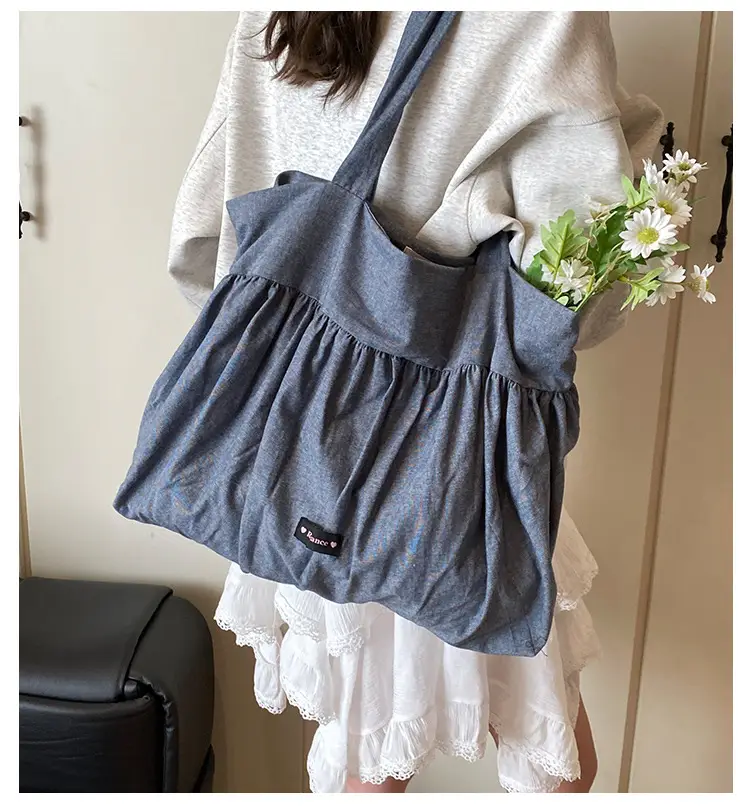 Grey Ruffled Shoulder Bag for Women Large Capacity — feature 4