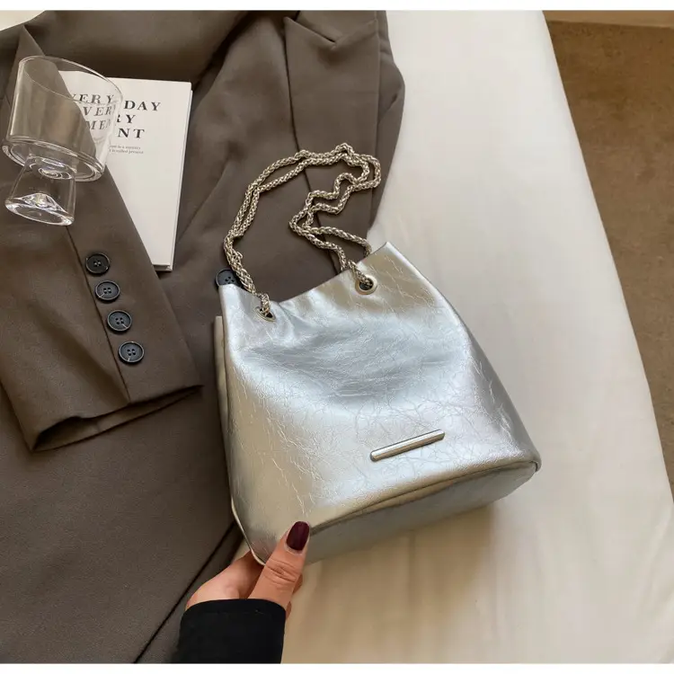 Women's Black Chain Crossbody Bag 2025 New Arrival — feature 19