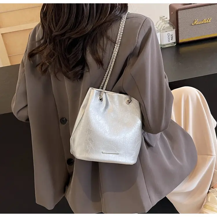 Women's Black Chain Crossbody Bag 2025 New Arrival — feature 30
