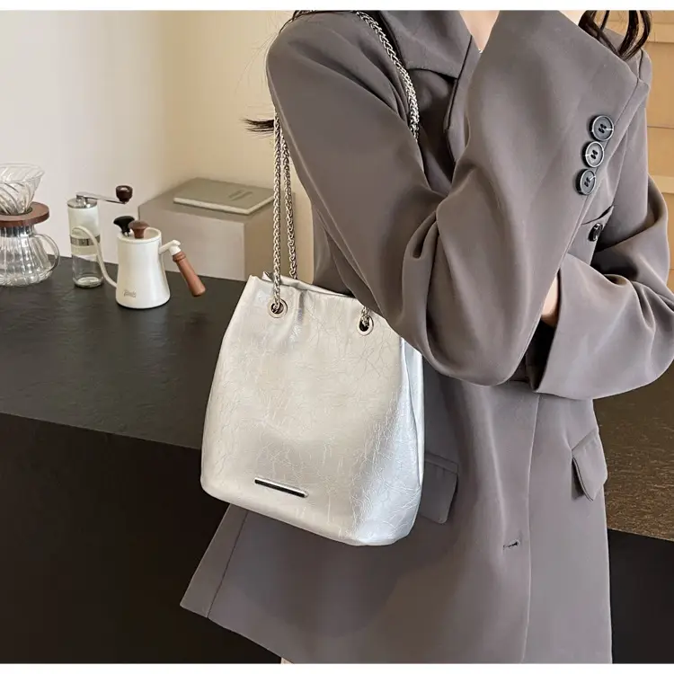 Women's Black Chain Crossbody Bag 2025 New Arrival — feature 33