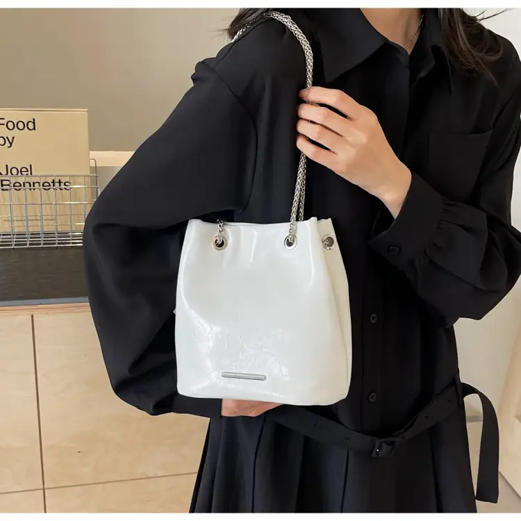 Women's Black Chain Crossbody Bag 2025 New Arrival — feature 40