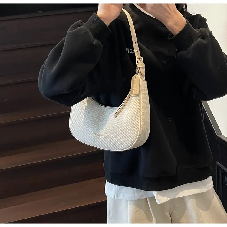 Women's Black Crossbody Bag 2025 New Niche Design — feature 12