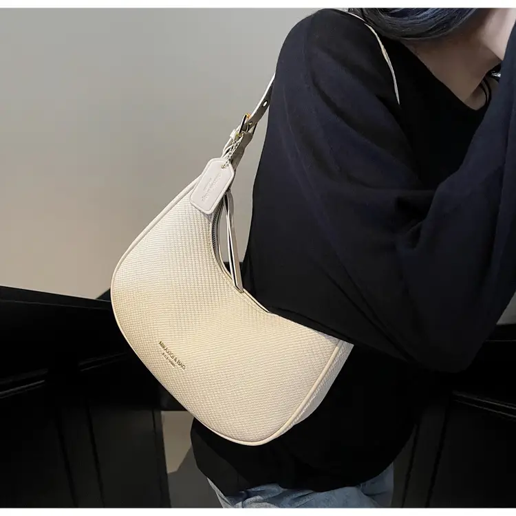 Women's Black Crossbody Bag 2025 New Niche Design — feature 14