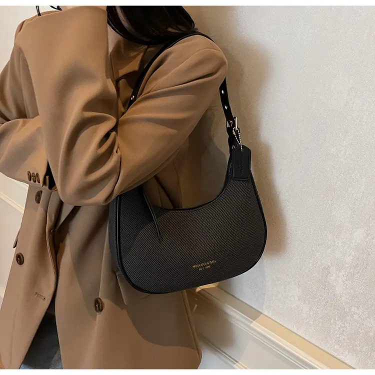 Women's Black Crossbody Bag 2025 New Niche Design — feature 19