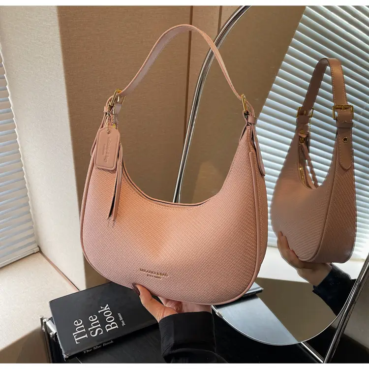 Women's Black Crossbody Bag 2025 New Niche Design — feature 21