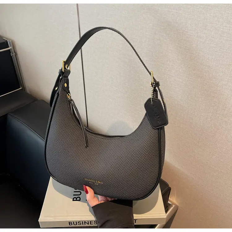 Women's Black Crossbody Bag 2025 New Niche Design — feature 24