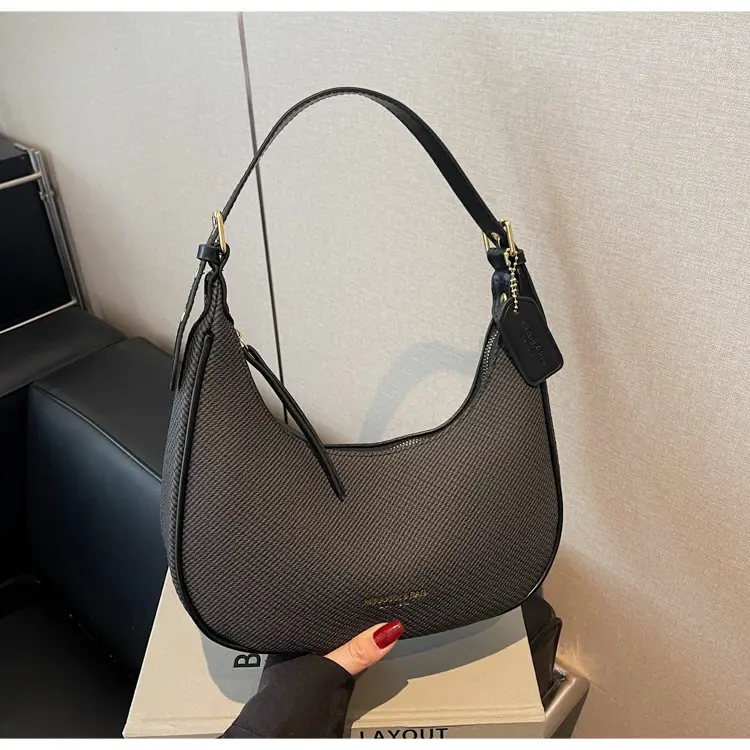 Women's Black Crossbody Bag 2025 New Niche Design — feature 25