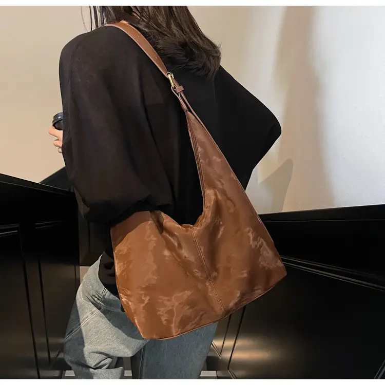 Brown Leather Crossbody Bag Large Capacity Women — feature 13