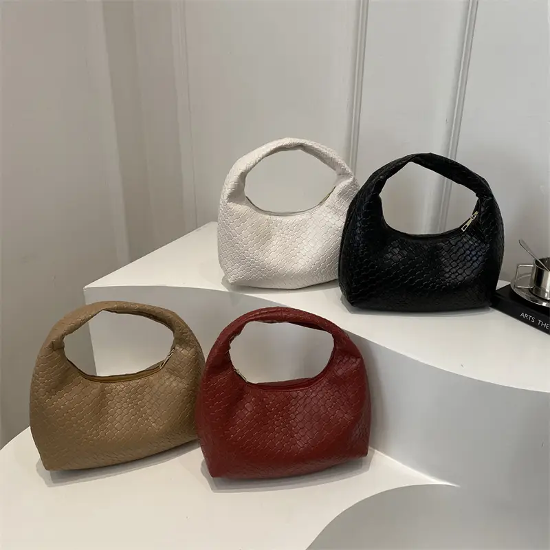 Red Vintage Woven Handbag for Women 2024 Winter - Image 8