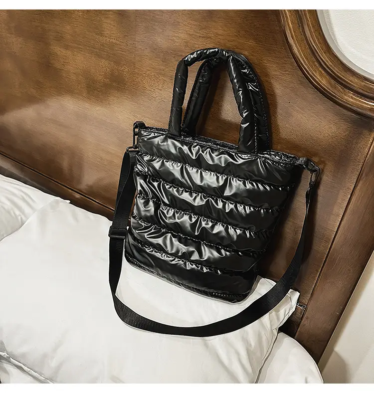 Women's Black Padded Shoulder Crossbody Bag Large Capacity 2025 — feature 39