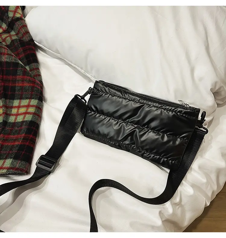Women's Black Padded Shoulder Crossbody Bag Large Capacity 2025 — feature 40