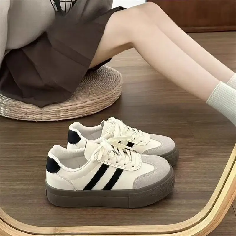 Women's White Thick Sole Retro Sneakers 2025 - Image 3