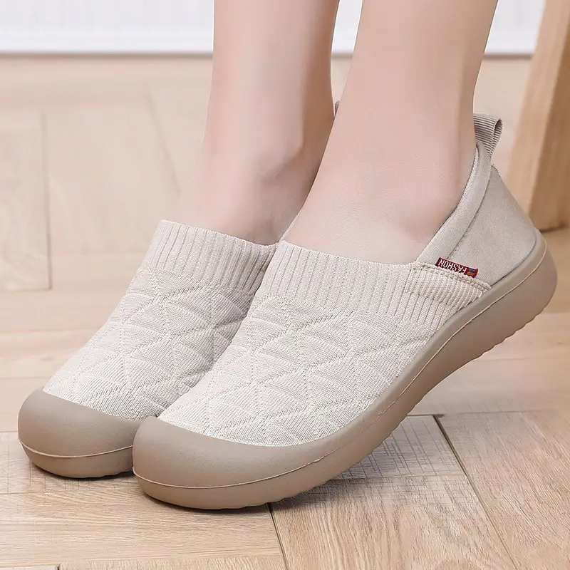 2025 Old Beijing Breathable Soft-soled Lightweight Women's Single-layer Shoes Comfortable Slip-on Lazy Shoes Non-slip Stepping Mom's Cloth Shoes - Image 7