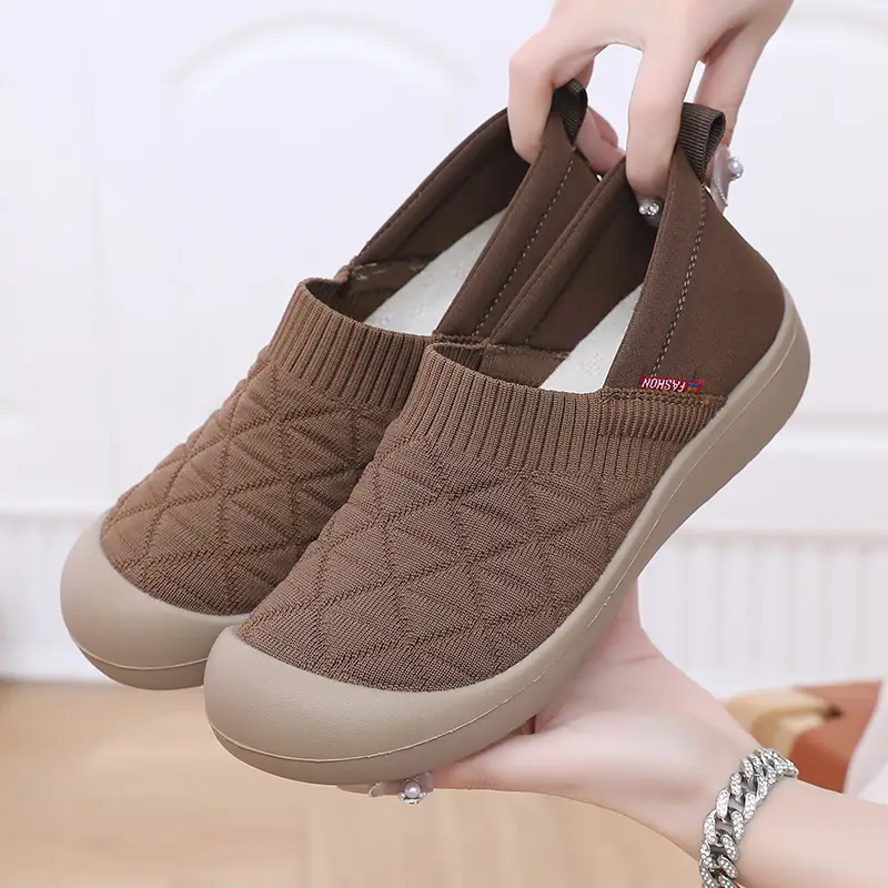 2025 Old Beijing Breathable Soft-soled Lightweight Women's Single-layer Shoes Comfortable Slip-on Lazy Shoes Non-slip Stepping Mom's Cloth Shoes - Image 3