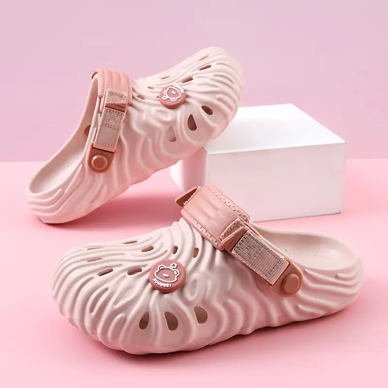 Thick-soled hole shoes women's summer outdoor wear heightening non-slip wear-resistant sandals EVA breathable deodorant high color value toe-covered slippers