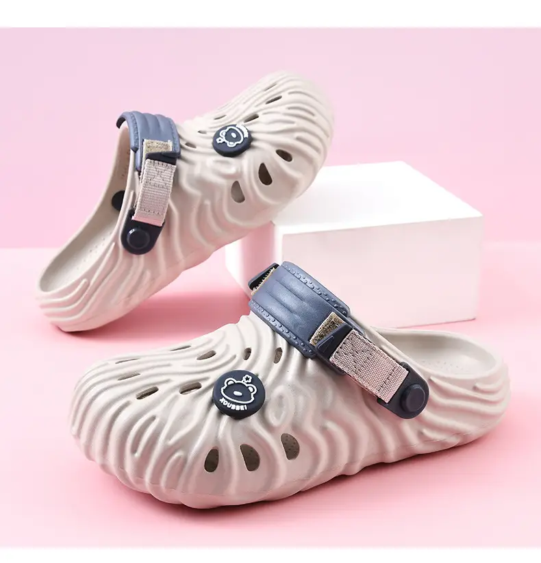 Thick-soled hole shoes women's summer outdoor wear heightening non-slip wear-resistant sandals EVA breathable deodorant high color value toe-covered slippers — feature 14