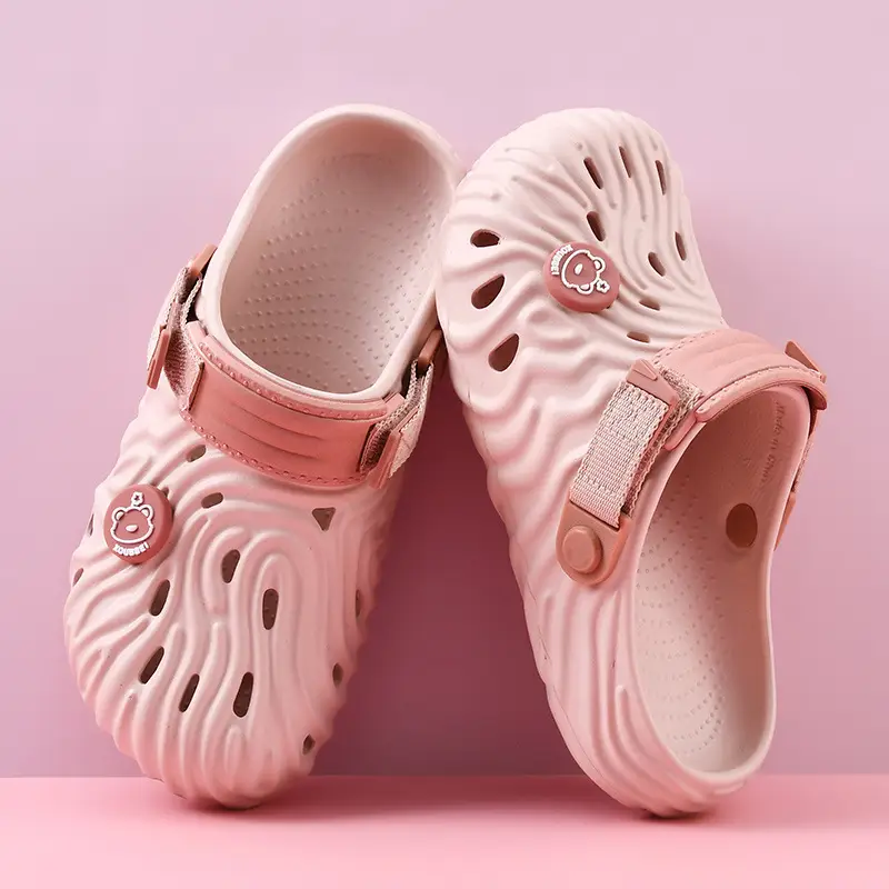 Thick-soled hole shoes women's summer outdoor wear heightening non-slip wear-resistant sandals EVA breathable deodorant high color value toe-covered slippers