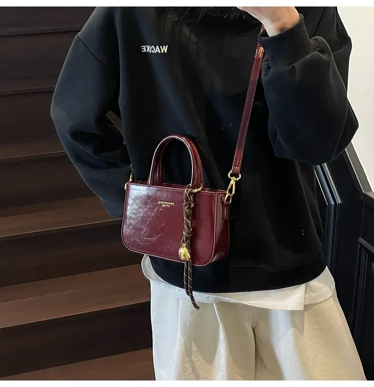 Retro Brown Leather Shoulder Bag for Women 2025 — feature 10