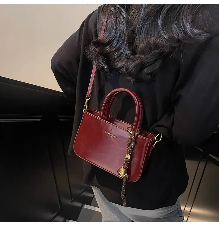 Retro Brown Leather Shoulder Bag for Women 2025 — feature 11