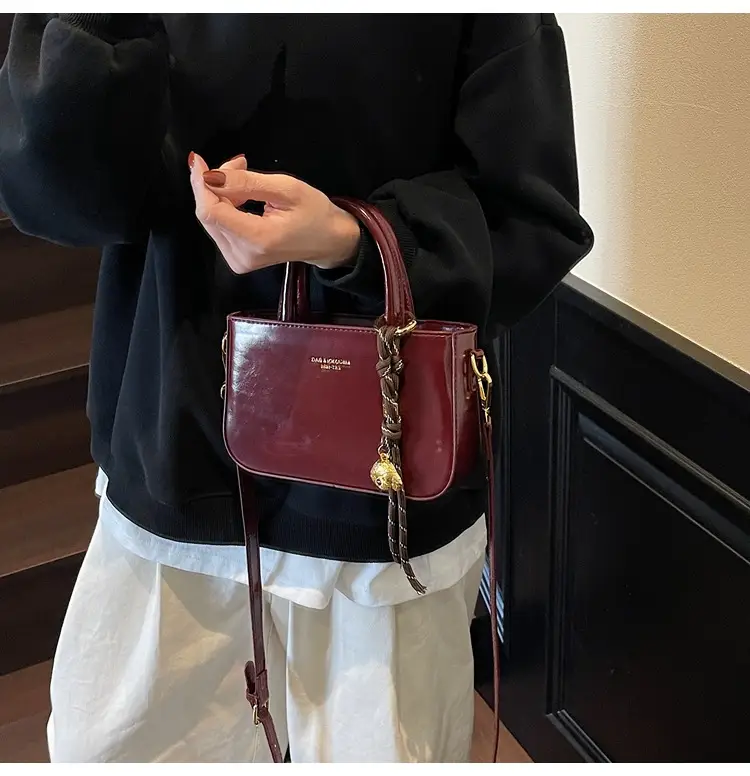 Retro Brown Leather Shoulder Bag for Women 2025 — feature 12