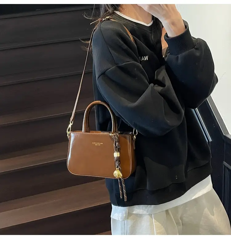 Retro Brown Leather Shoulder Bag for Women 2025 — feature 13