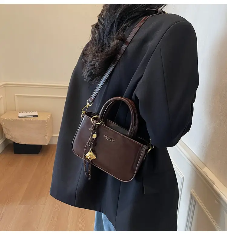 Retro Brown Leather Shoulder Bag for Women 2025 — feature 19
